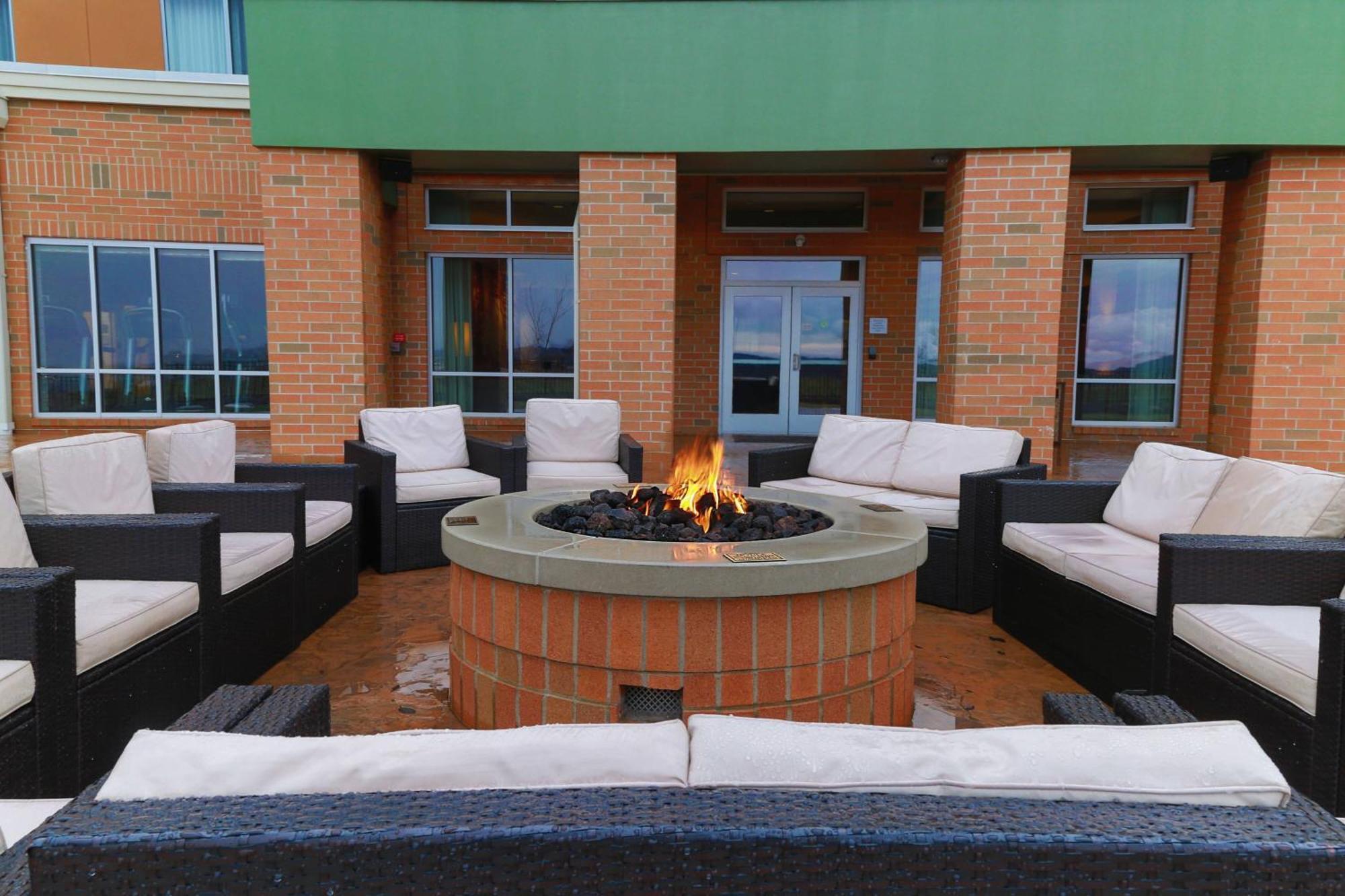 Courtyard By Marriott Morgantown Hotel Exterior foto
