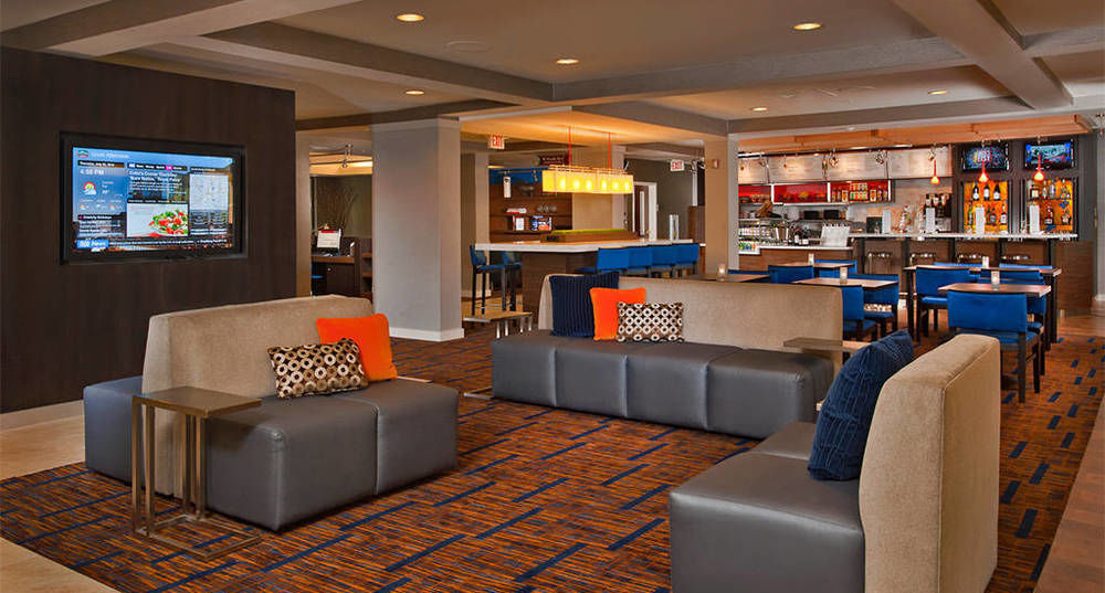 Courtyard By Marriott Morgantown Hotel Exterior foto